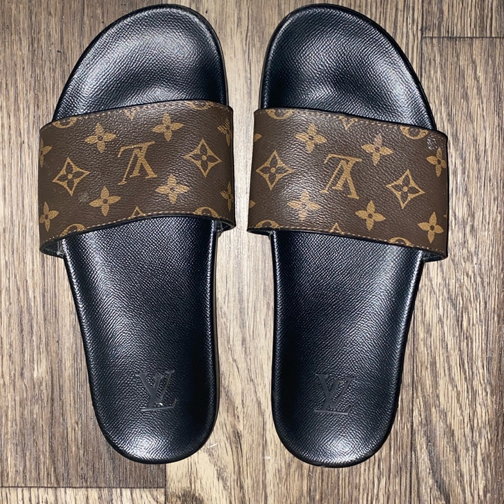 COPY - Men LOUIS VUITTON SLIDES.